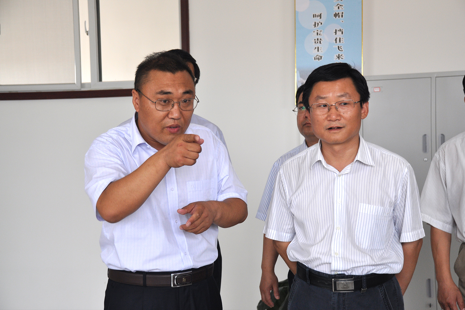 5、原廣饒縣委書記現(xiàn)東營市政法委書記田和友到公司視察指導(dǎo).jpg